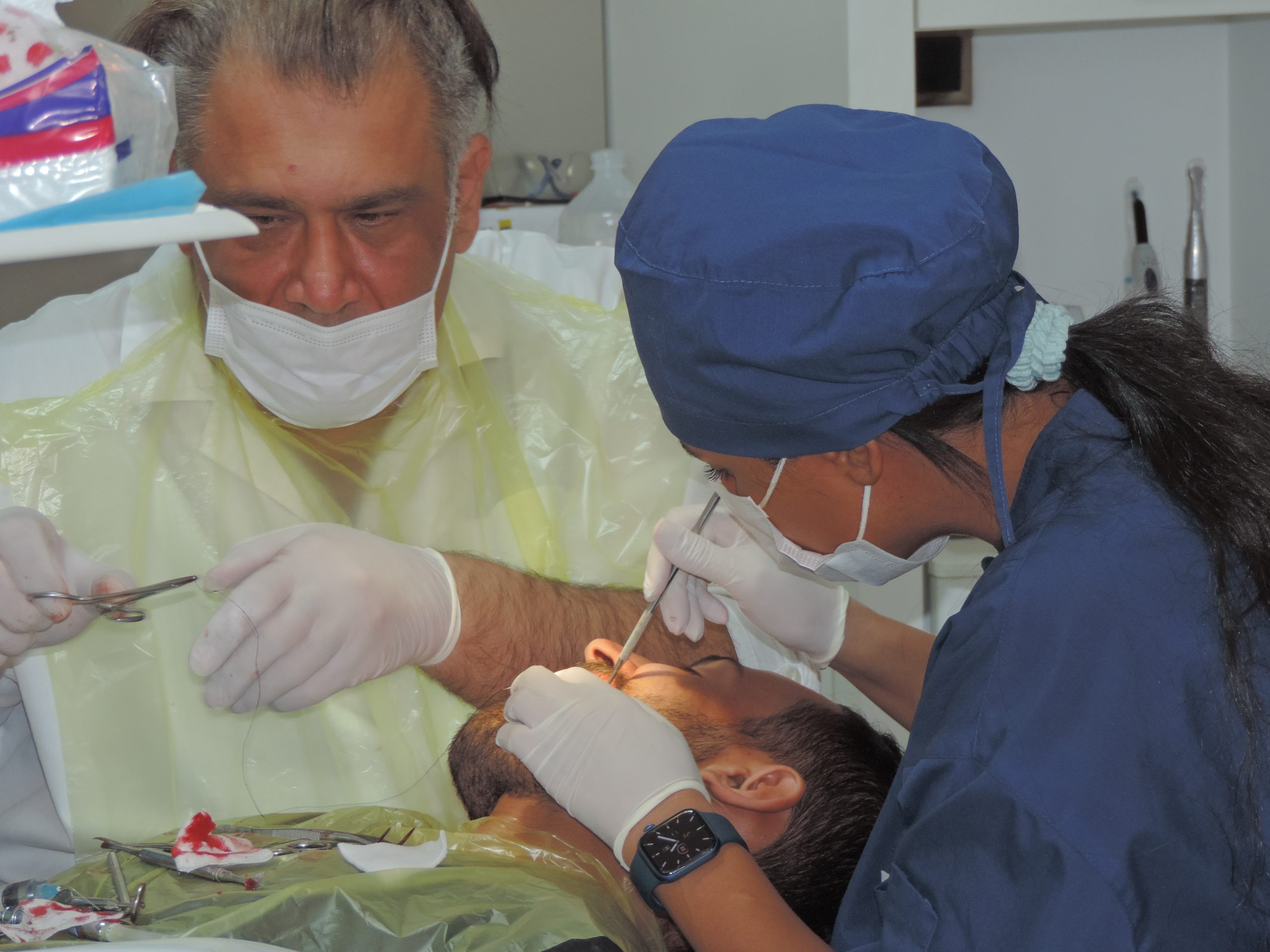 جراحی کیست لثه