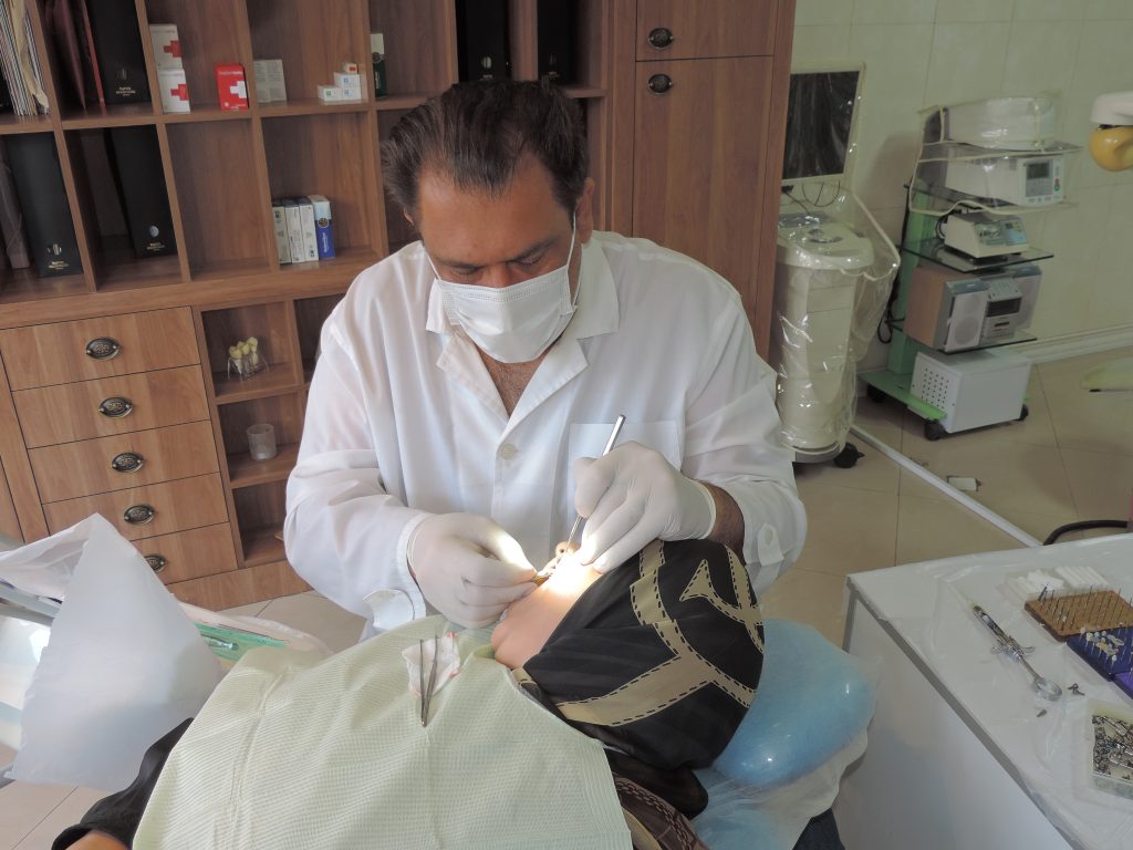 جراحی کیست لثه